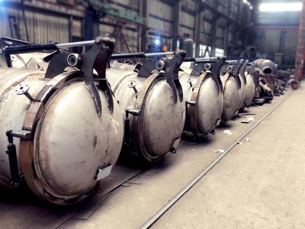 立式快開設(shè)備